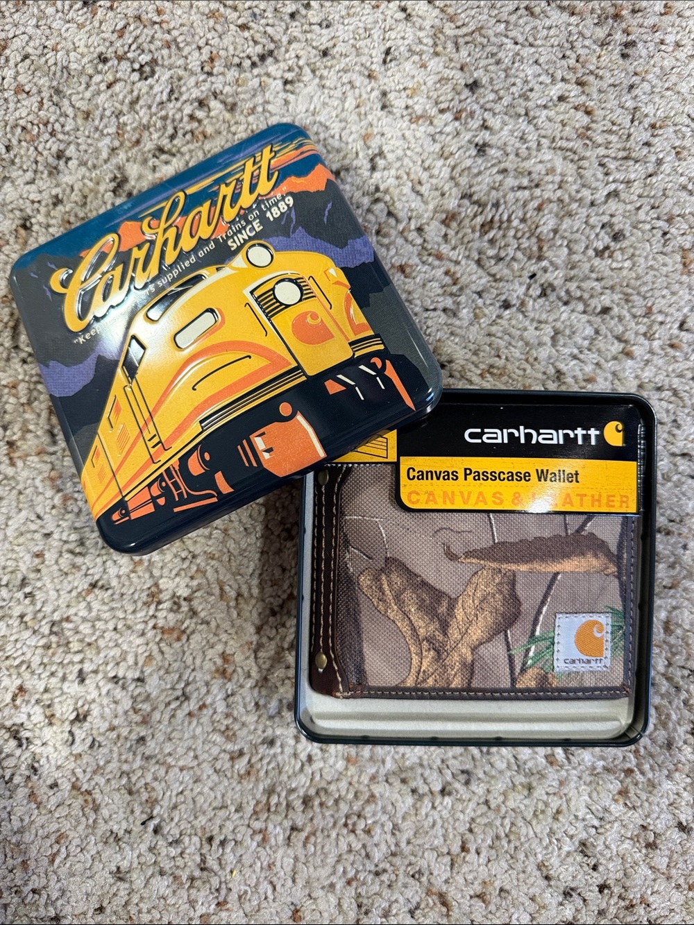 NWT CARHARTT CAMO WALLET